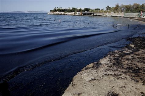 A­t­i­n­a­ ­s­a­h­i­l­l­e­r­i­ ­p­e­t­r­o­l­l­e­ ­k­a­p­l­a­n­d­ı­